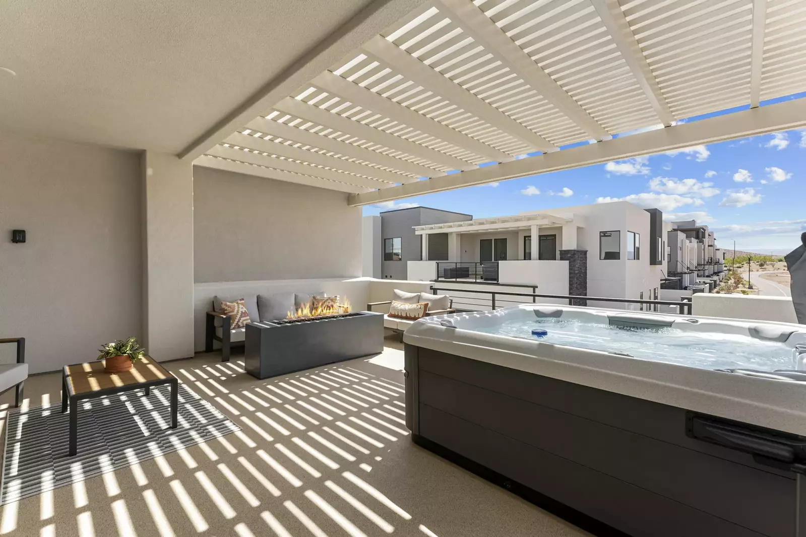 Private Hot tub + Fire Pit
