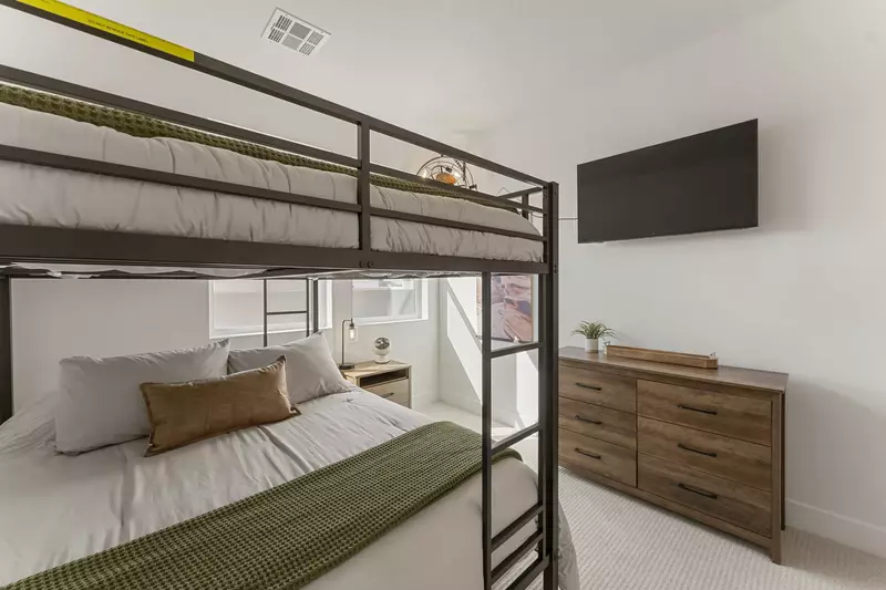 Queen/Queen Bunk Bed