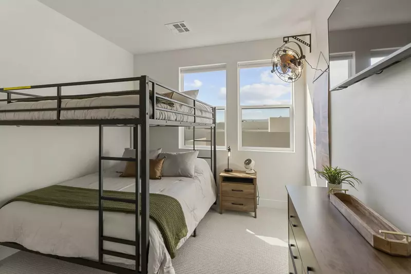 Queen/Queen Bunk Bed