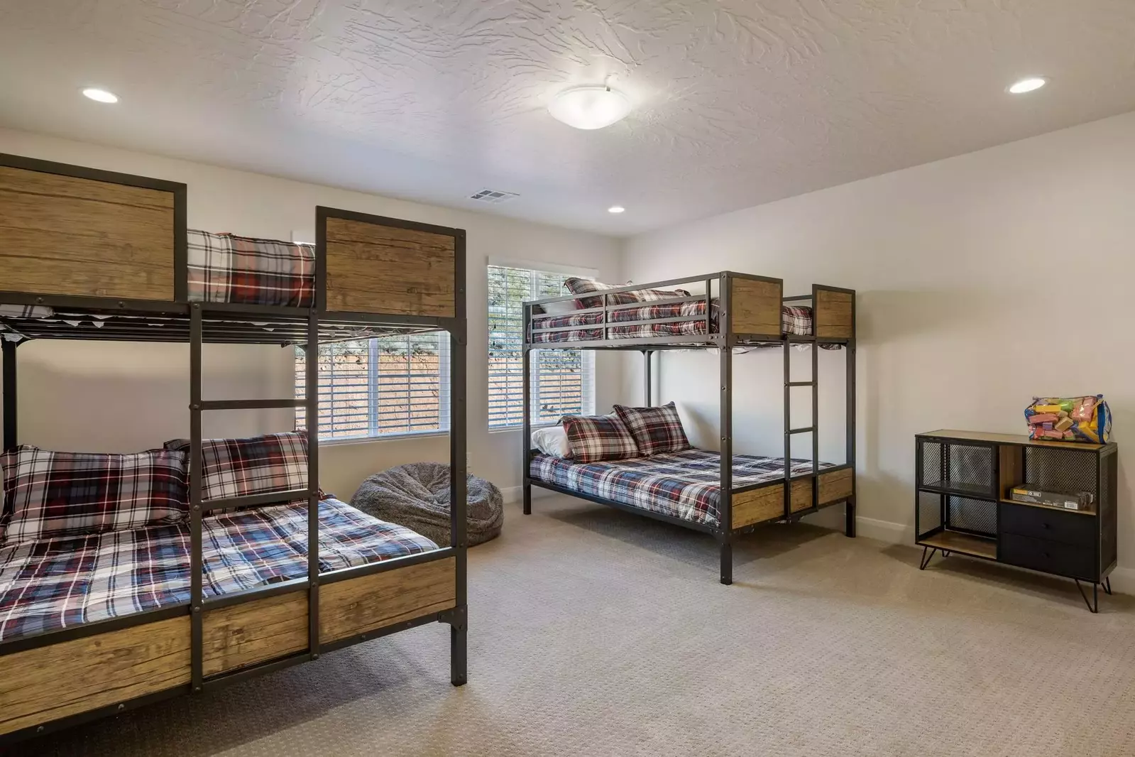 2 Double/Double Bunk Beds