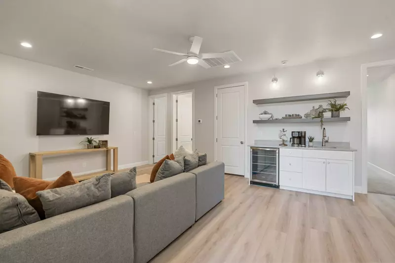 2nd Floor Family Room