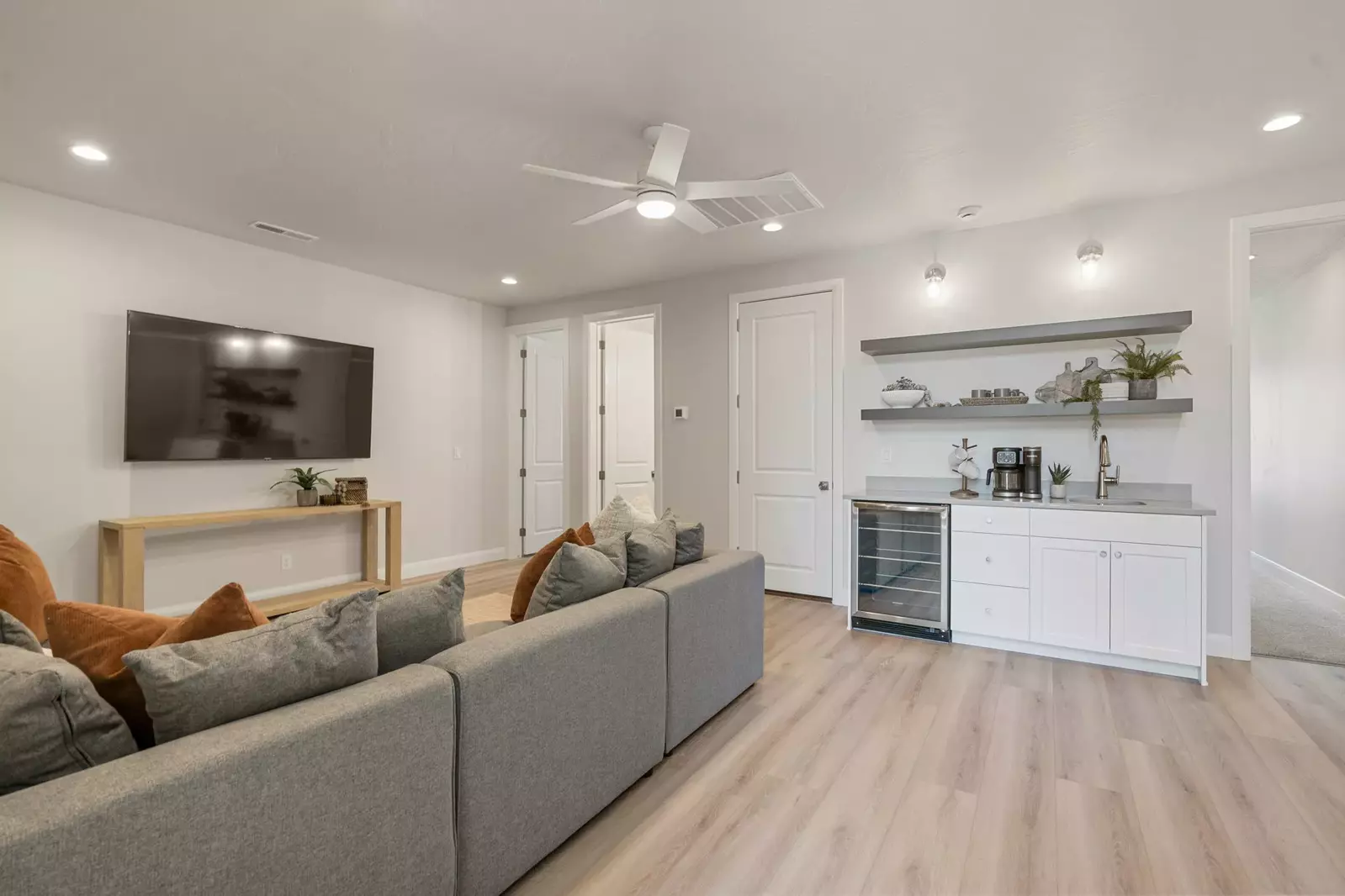 2nd Floor Family Room
