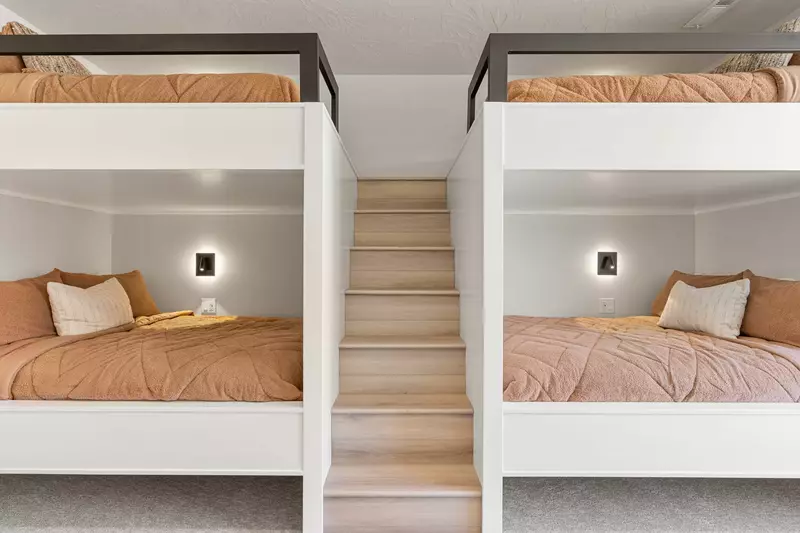 2 Double/Double Bunk Beds