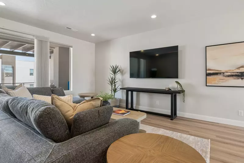 3rd Floor Family Room