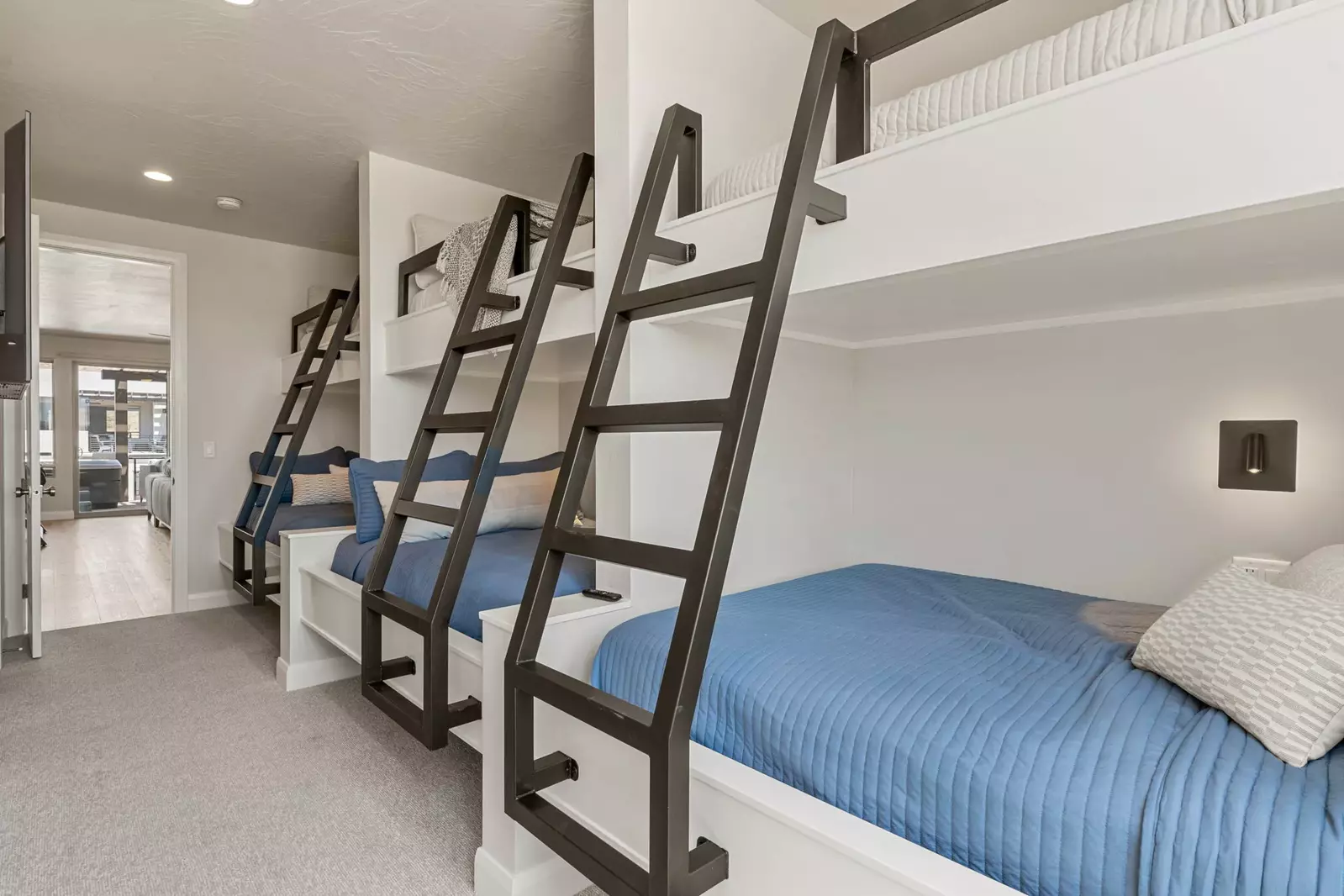 3 Twin/Double Bunks