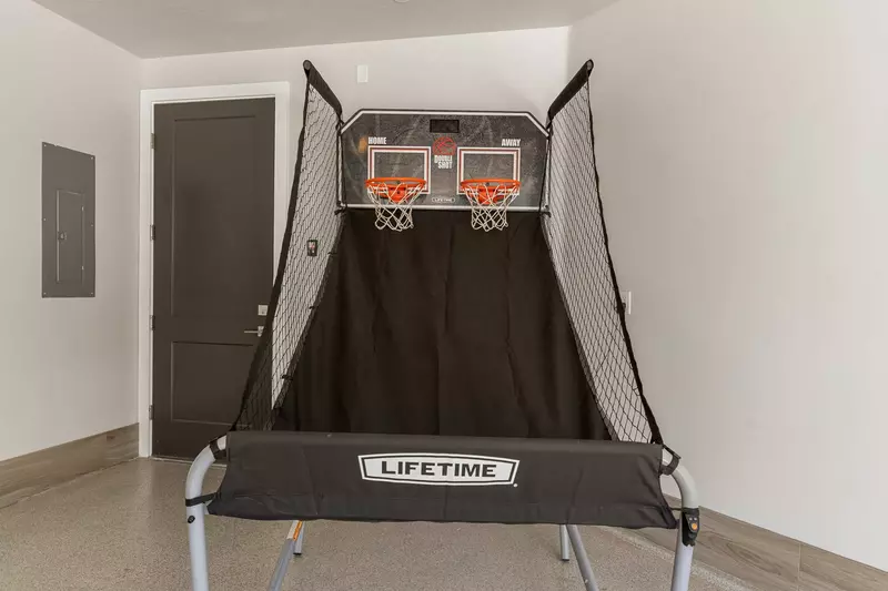 Basketball Shoot-Out