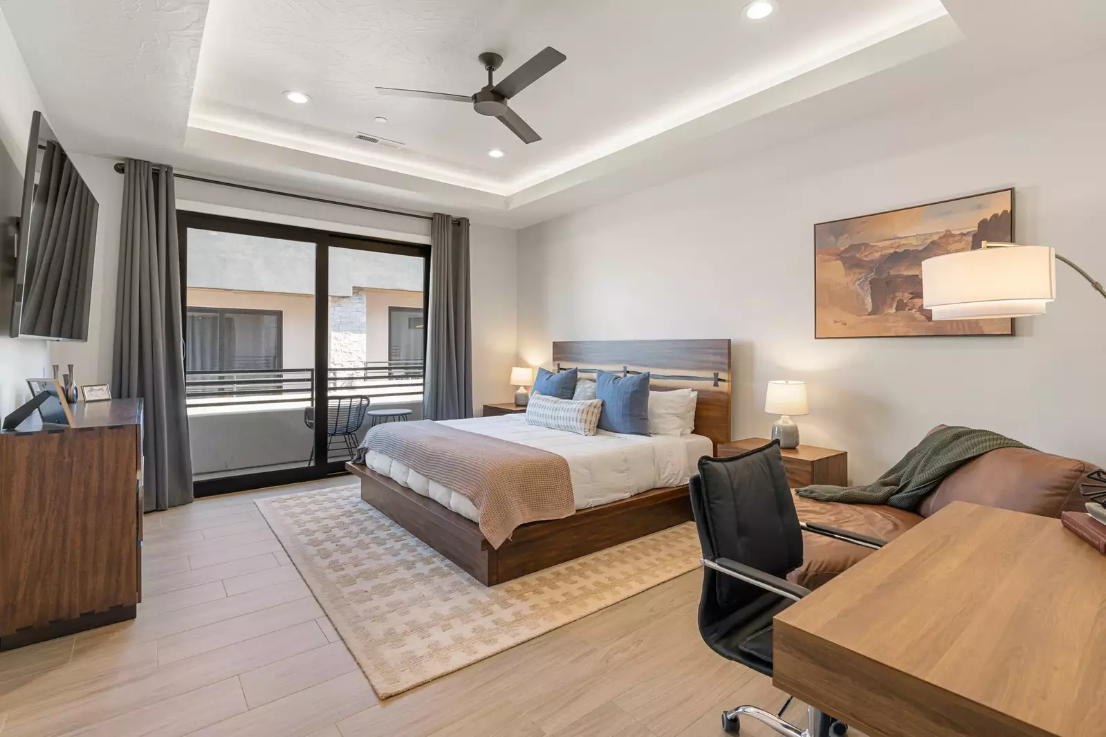 House 1: King Bedroom