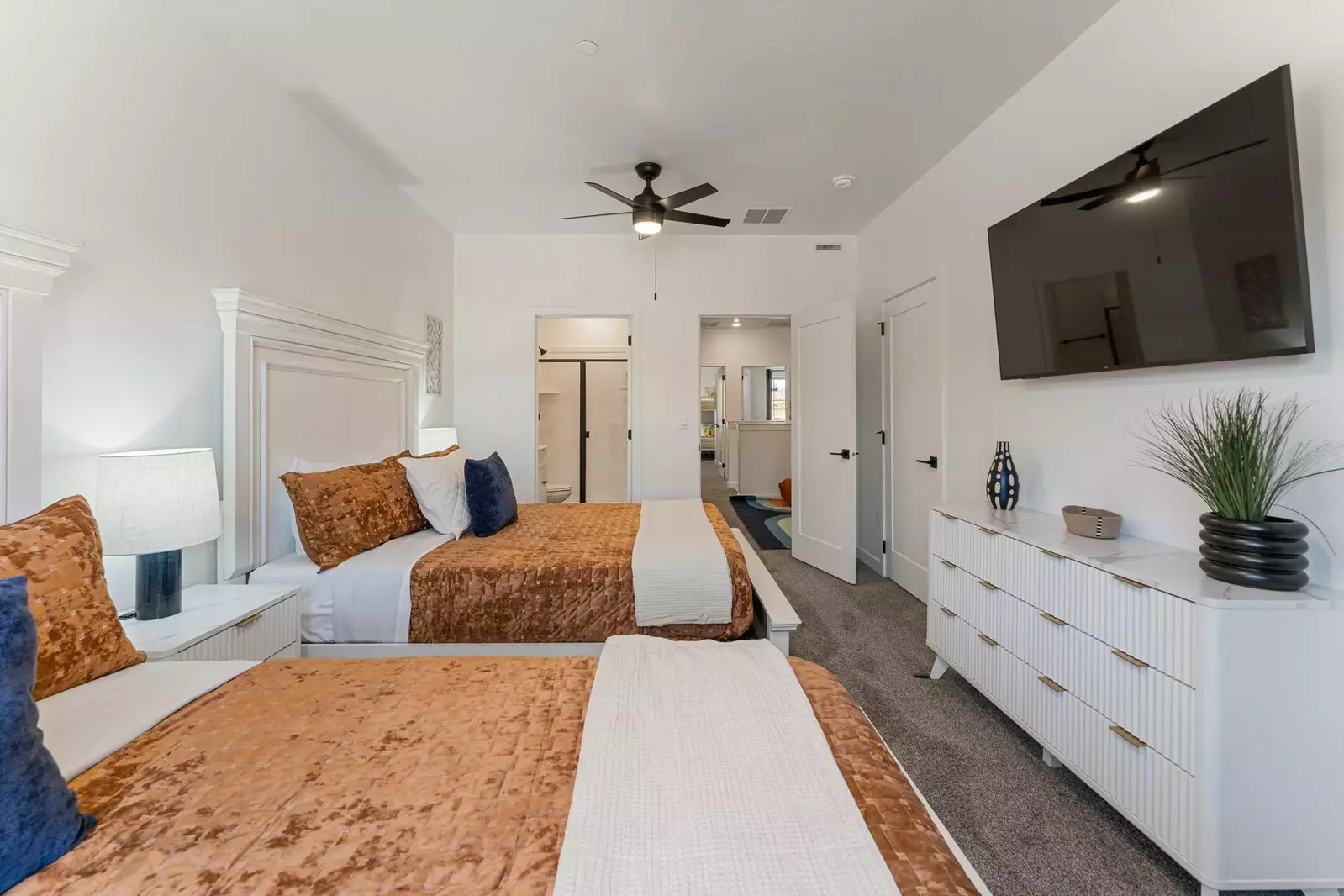 2 Queen Beds