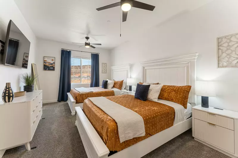 2 Queen Beds