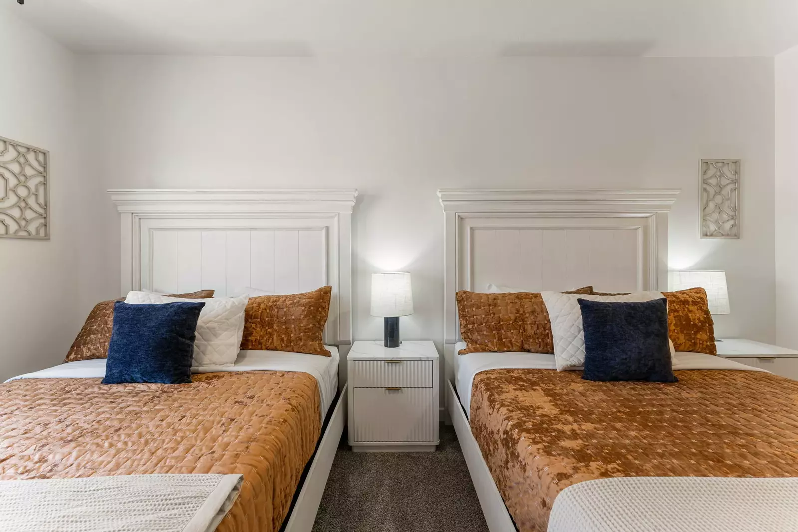 2 Queen Beds