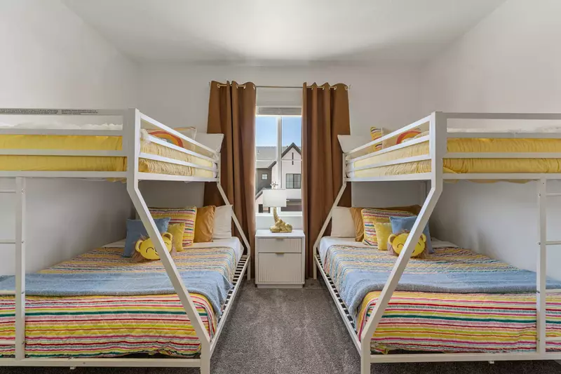 2 Twin/Double Bunks