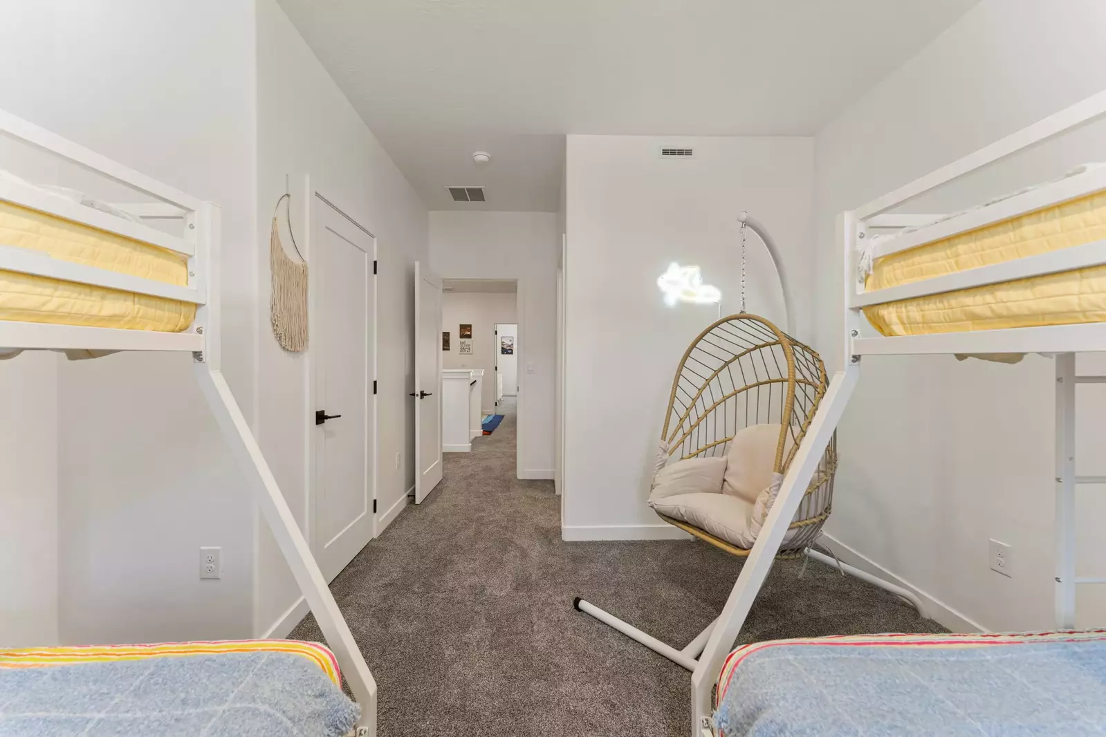 2 Twin/Double Bunks