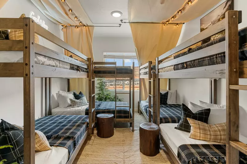 4 Twin/Twin Bunk Beds