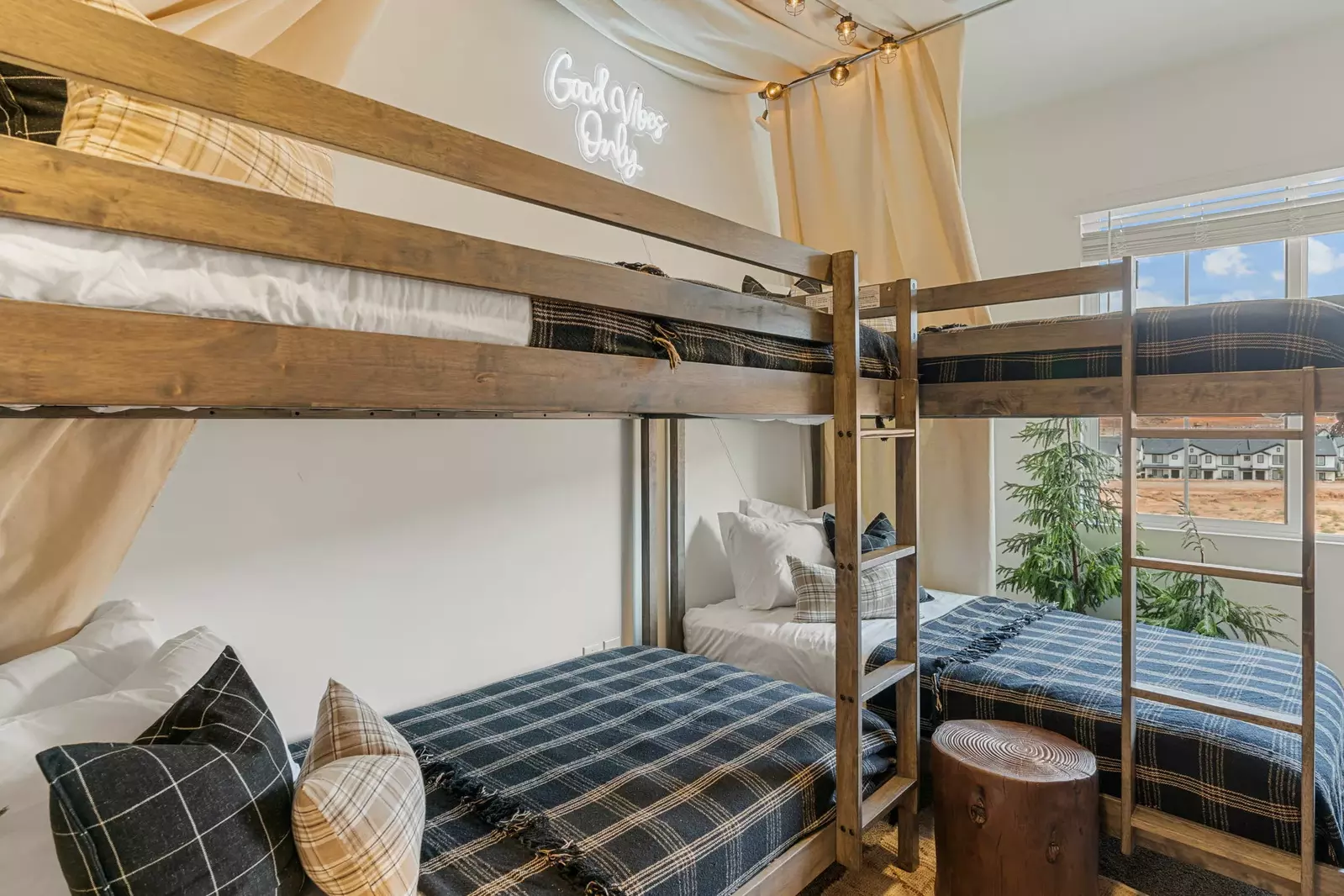 4 Twin/Twin Bunk Beds