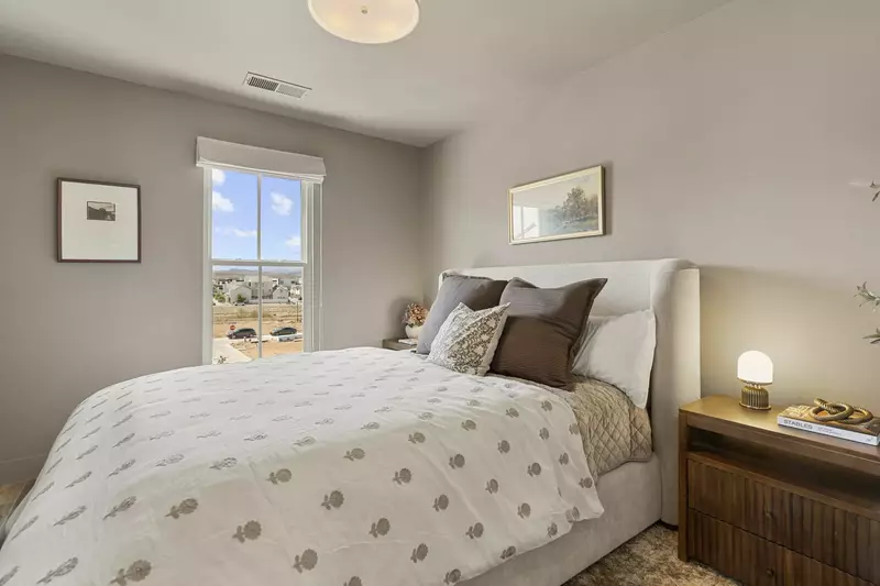 Queen Bedroom