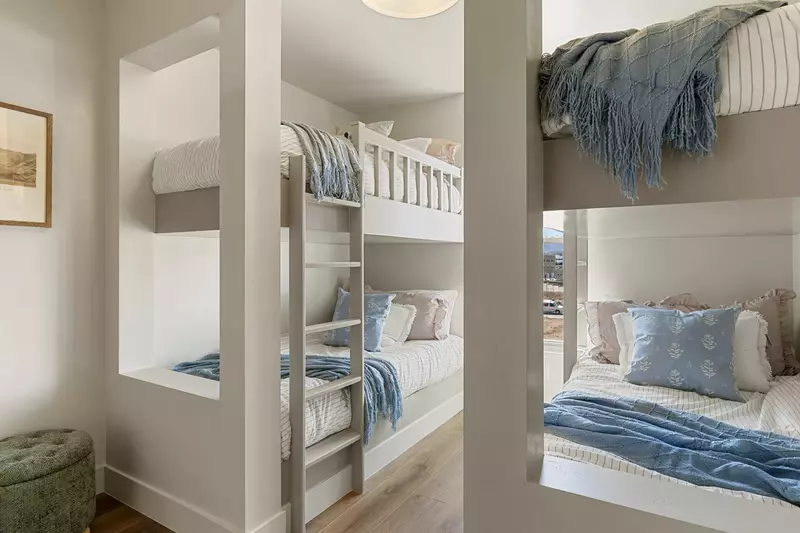 2 Twin/Twin Bunks