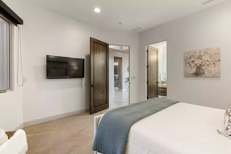 Queen Bedroom