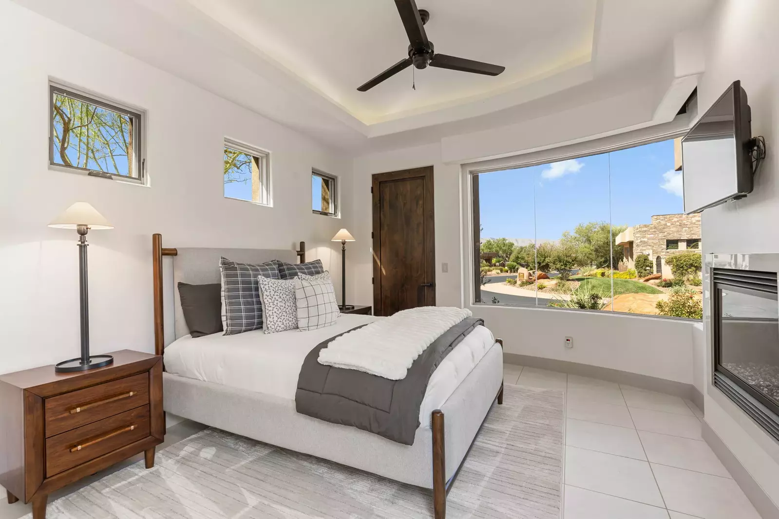 Casita - Queen Bedroom