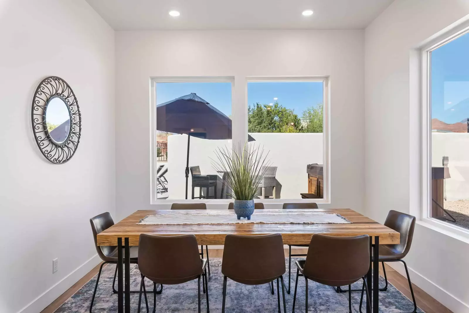 Dining Area with Seating for 8