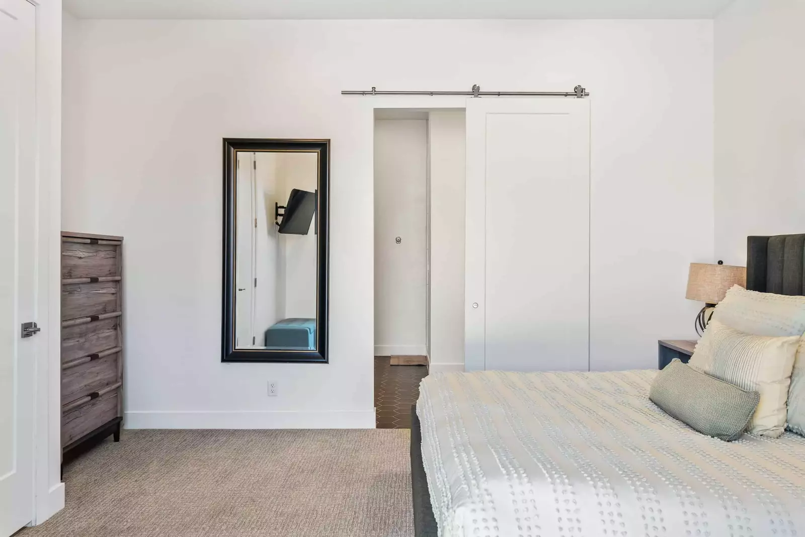 Master Bedroom 1 Bathroom Entry