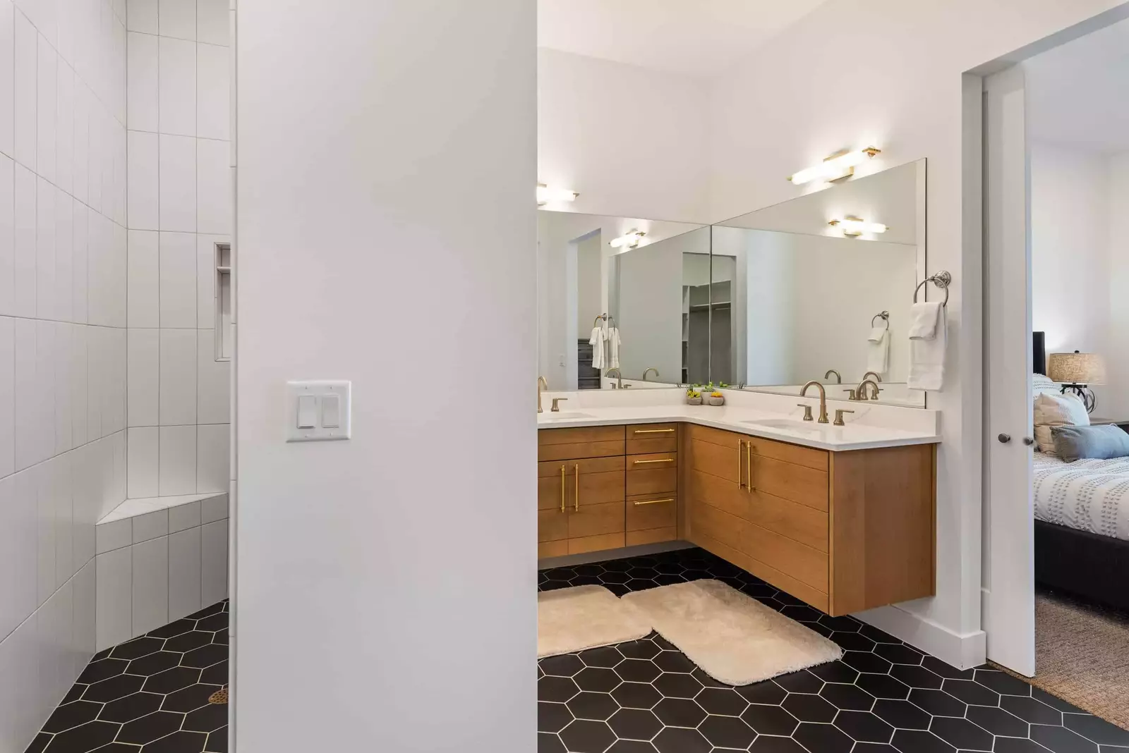 Master Bedroom 1 Bathroom