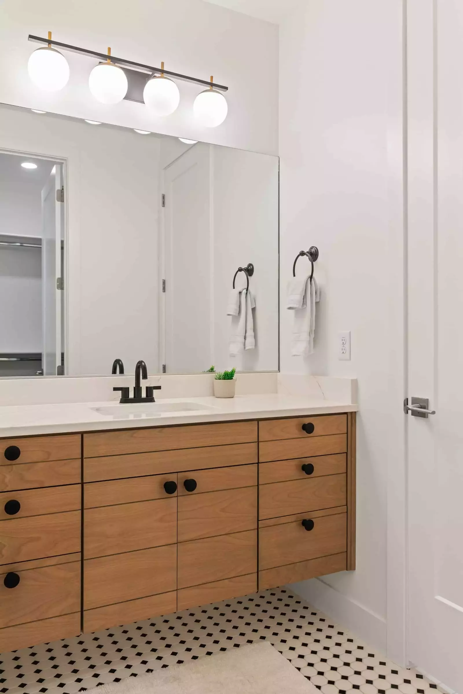 Master Bedroom 4 Bathroom