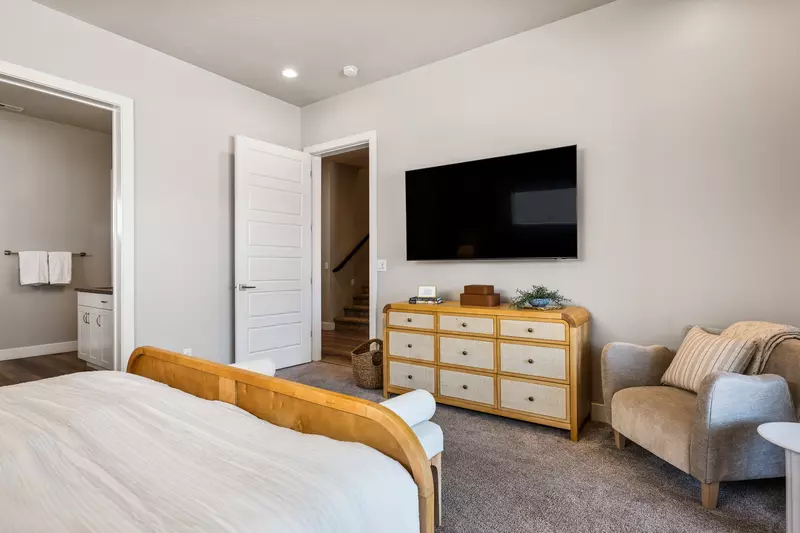 King Bedroom