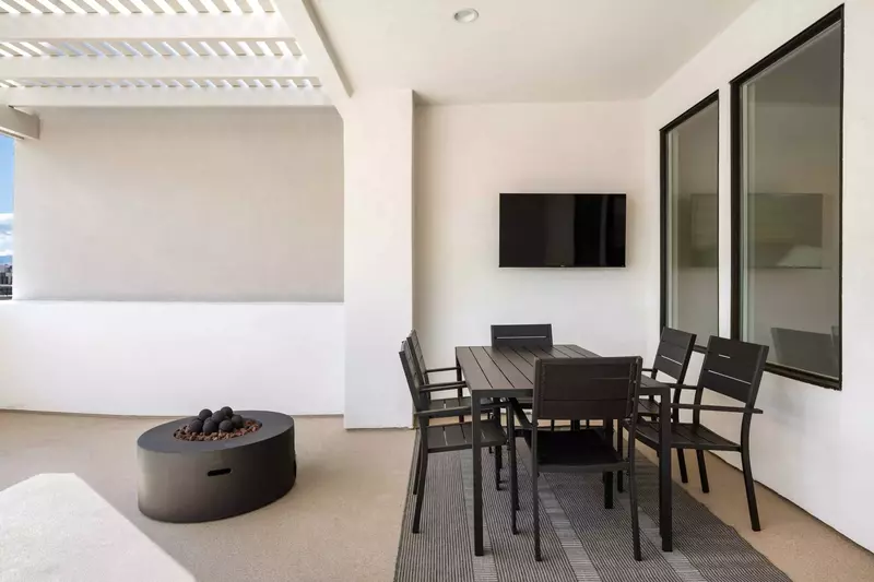 Outdoor Patio, TV, Fire Pit, Private Hot Tub