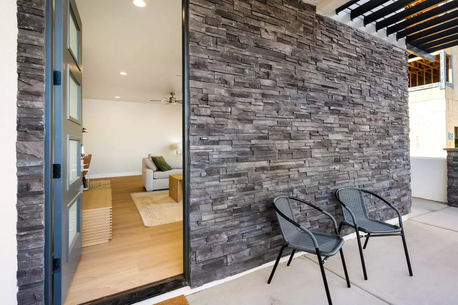 Walk-Out to the Outdoor patio, TV, Fire Pit, Hot Tub