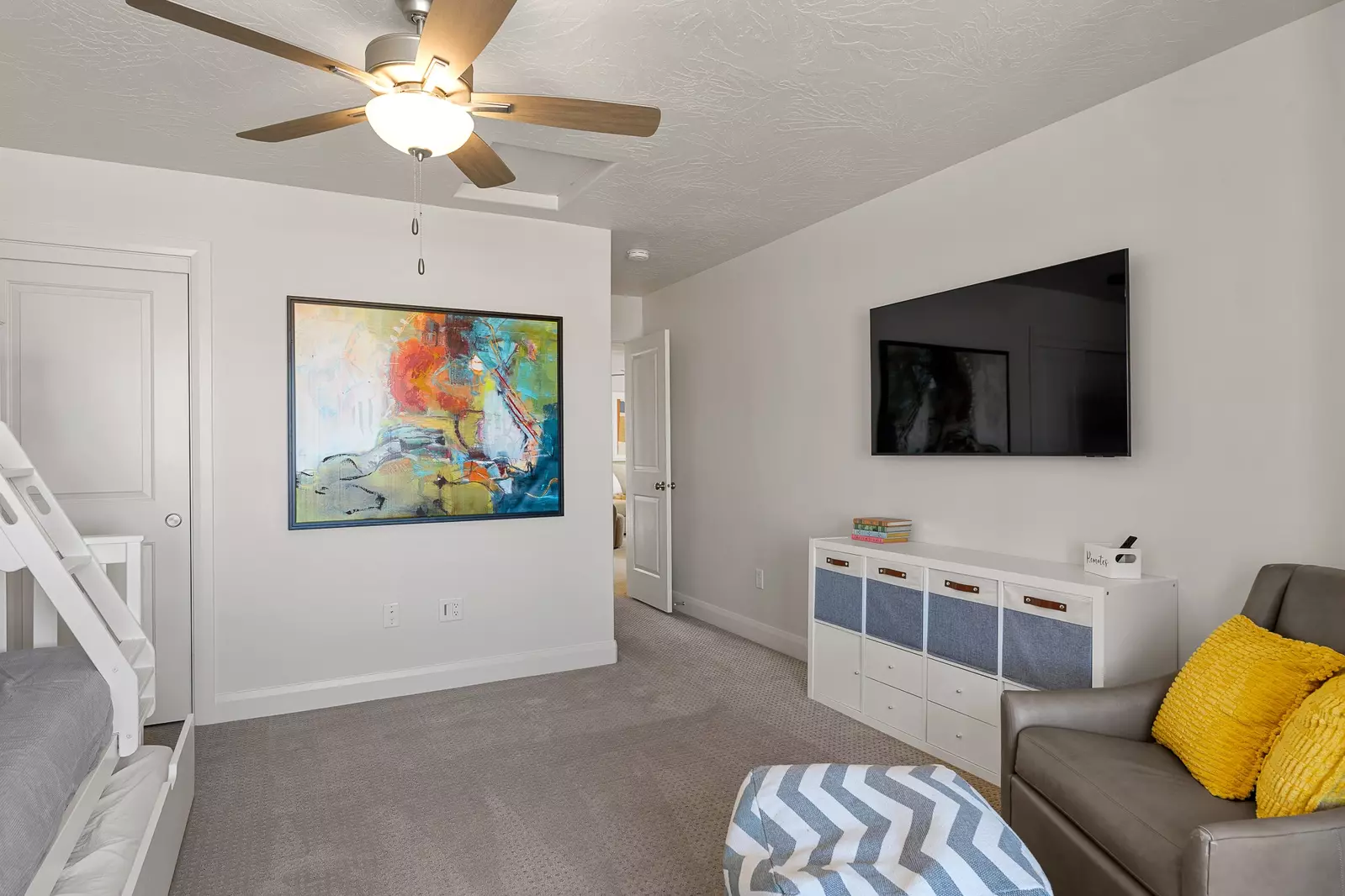 2 Twin/Full Bunk Room