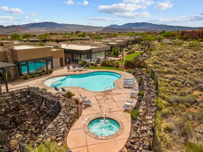 Clubhouse, Community Pool and Hot Tub