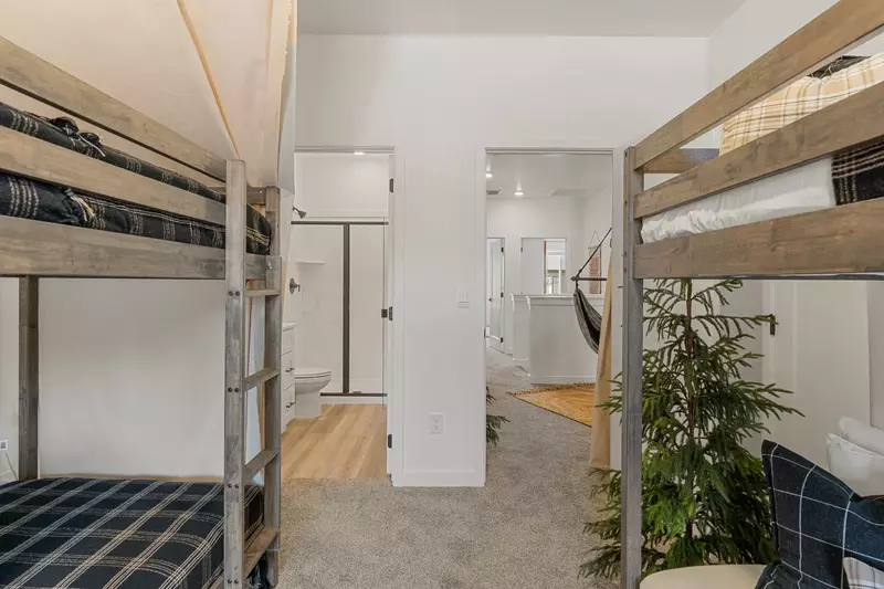 4 Twin/Twin Bunk Beds