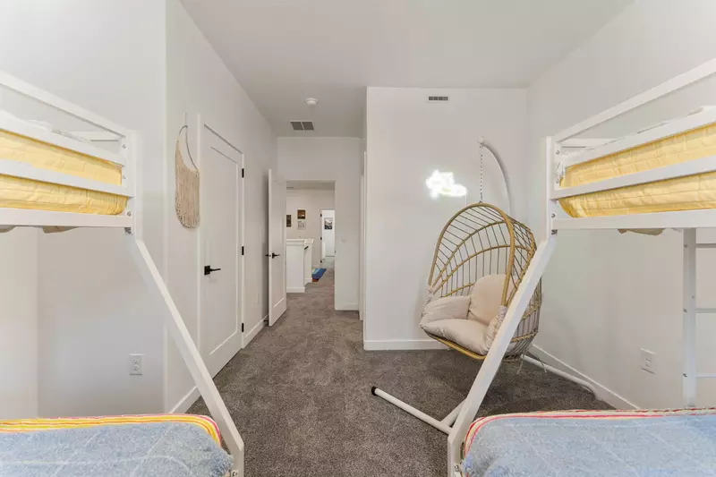 2 Twin/Double Bunks