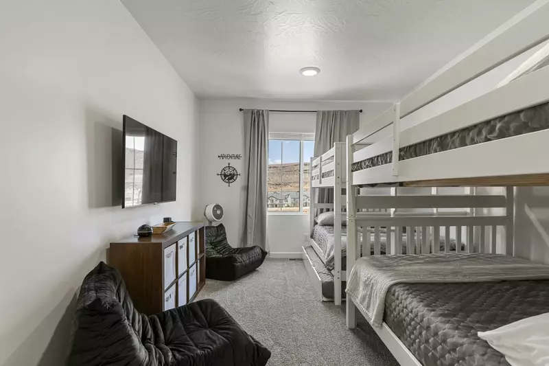 2 Double/Double Bunks + Double Trundle