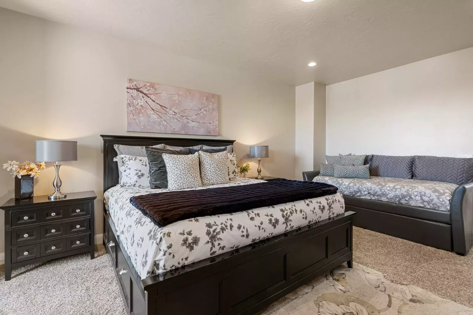 King Bedroom with Twin Bed/Trundle