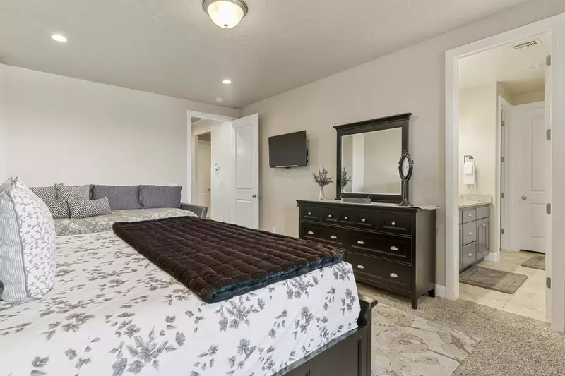 King Bedroom