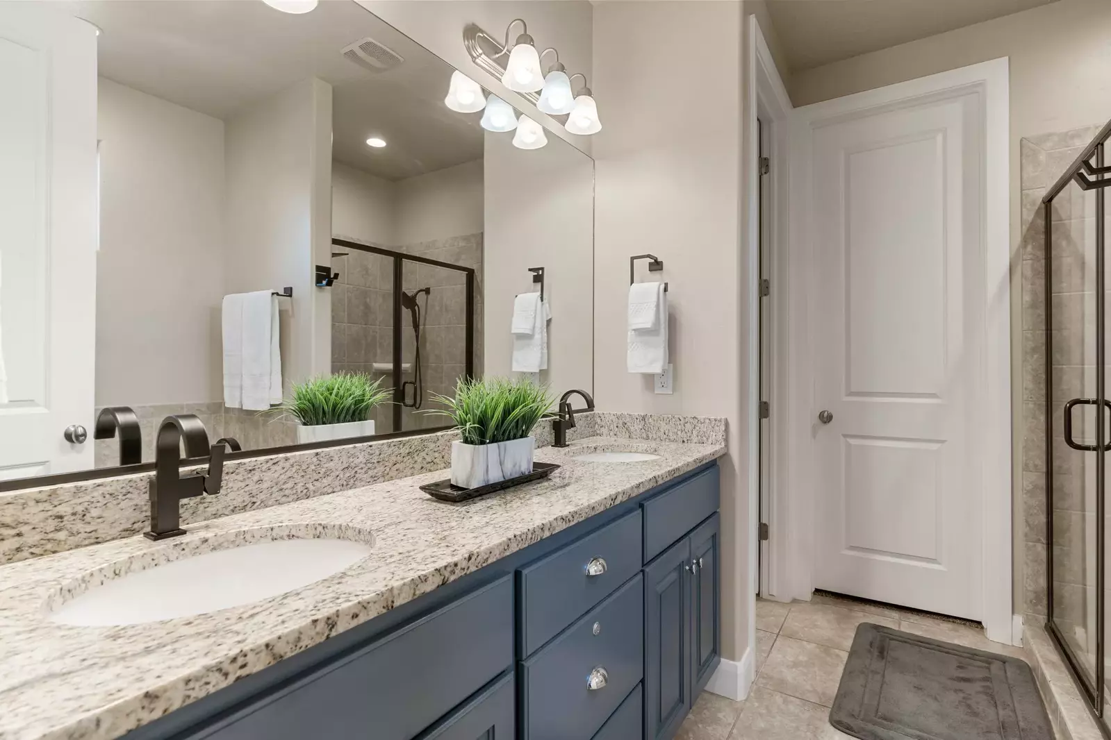 Second Floor King Bedroom Bathroom