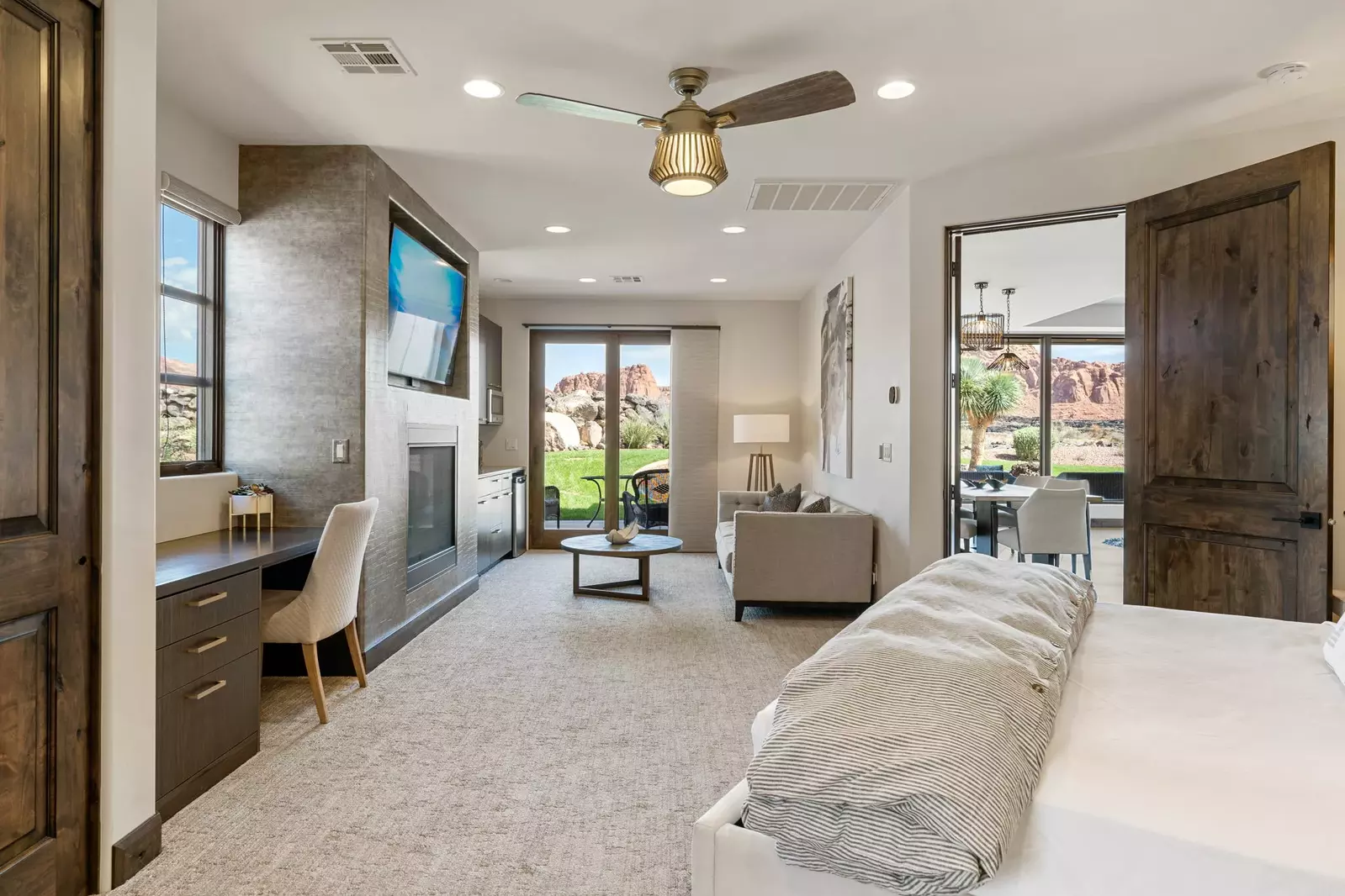 King Bedroom + Kitchenette (Casita)