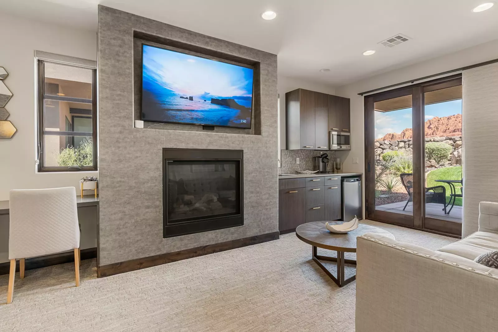 King Bedroom + Kitchenette (Casita)