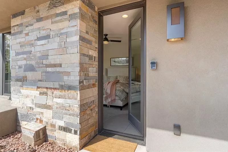 Queen Bedroom (Casita)