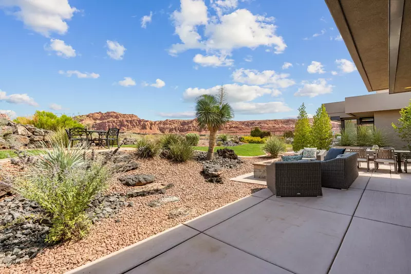 Outdoor Seating + Views