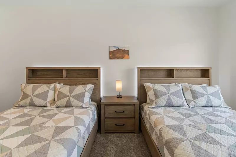 2 Queen Beds