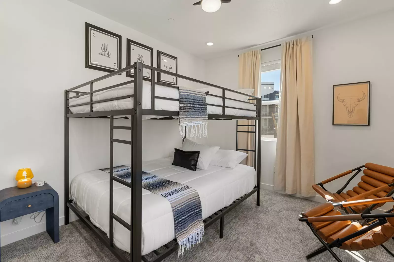 Queen/Queen Bunks