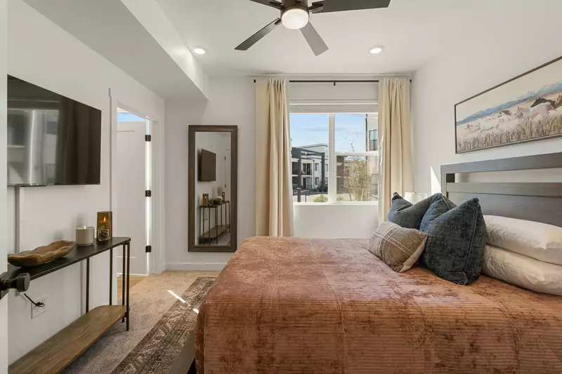 Queen Bedroom