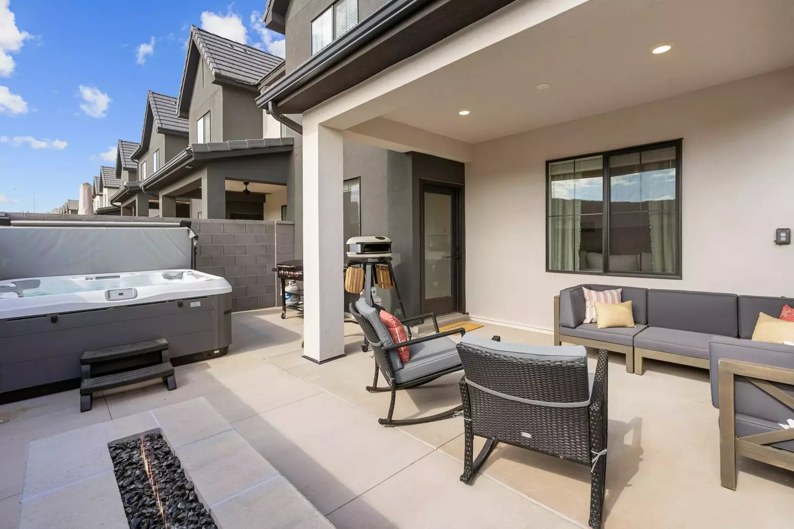 Private Hot Tub + Fire Table