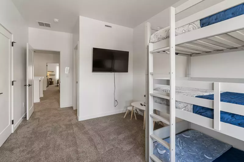 2 Twin/Twin/Twin Bunks