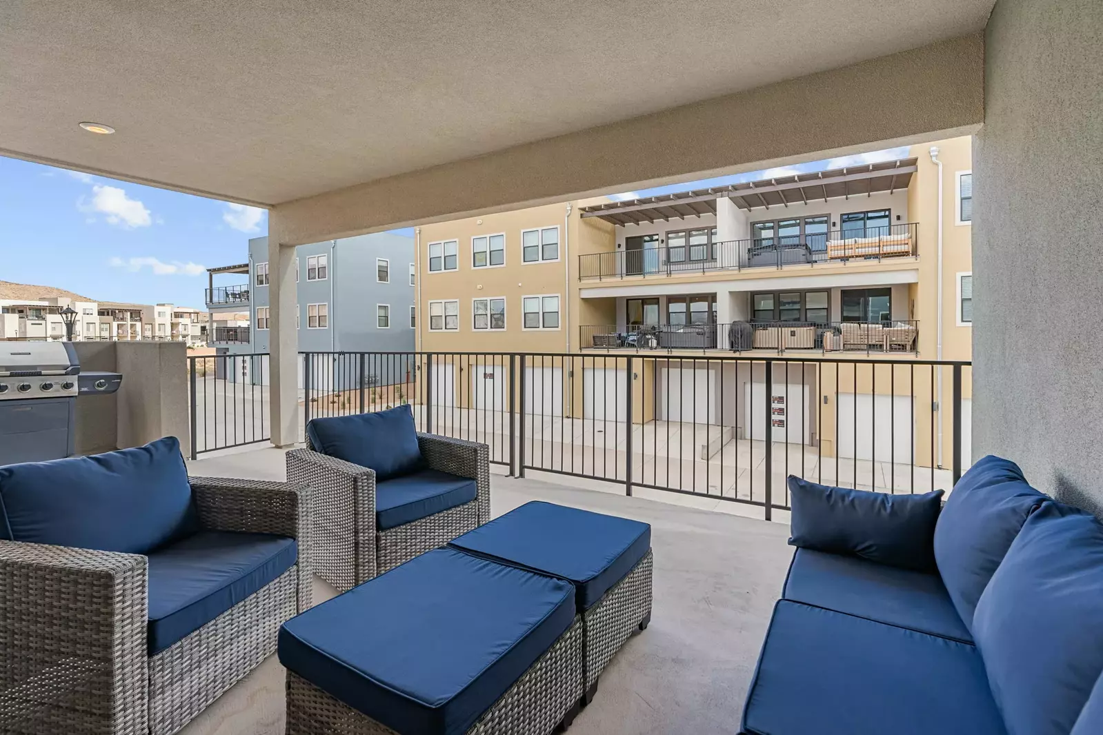 Patio/ Deck