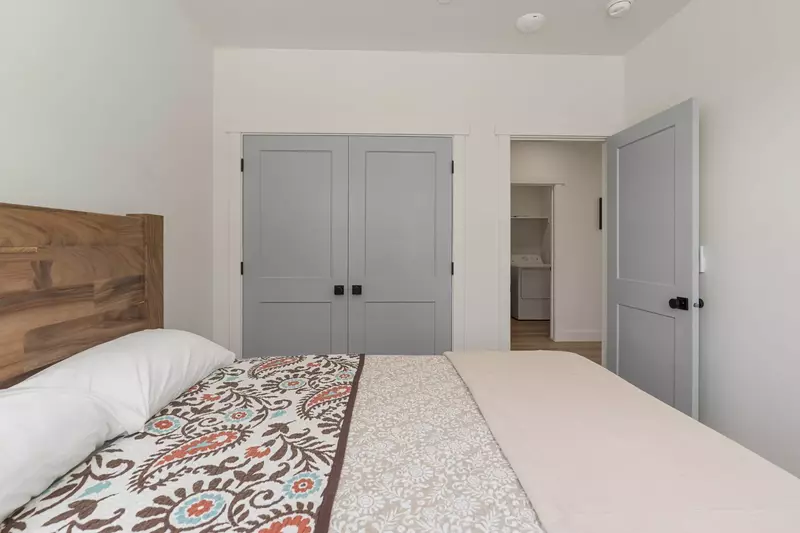 Queen Bed