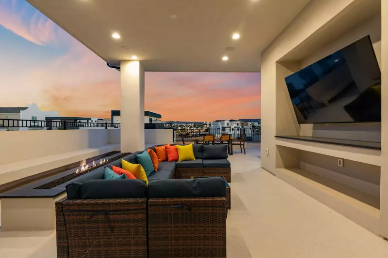 Upstairs Deck