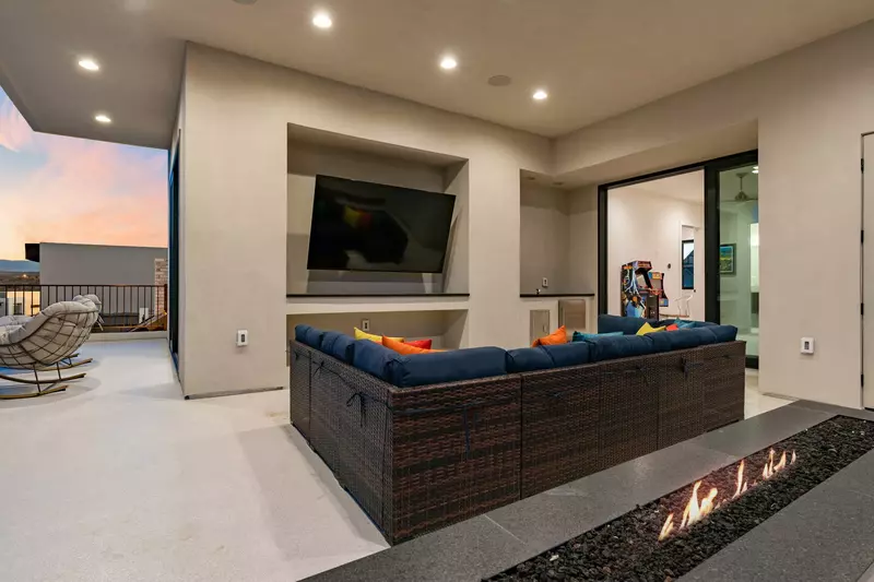 Upstairs Deck
